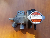 Suzuki GSF 650 S Termosztát és vízbetöltő