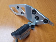 Suzuki GSX 650-F Jobb első lábtartó Suzuki GSX 650-F Jobb első lábtartó