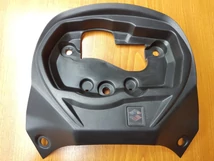 Suzuki GSX 650-F Műszerfal tartó műanyag idom Suzuki GSX 650-F Műszerfal tartó műanyag idom