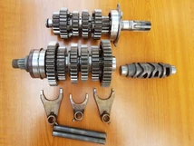 Suzuki GSX 650-F Váltó