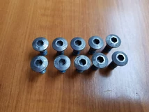 Suzuki GSR 600 Első féktárcsa csavarok