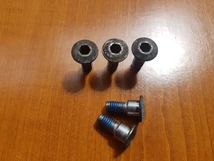 Suzuki GSR 600 Féktárcsa csavarok