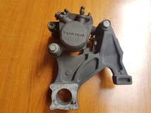 Suzuki GSR 600 Hátsó féknyereg Suzuki GSR 600 Hátsó féknyereg