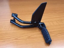 KTM Duke 125 Bal hátsó lábtartó KTM Duke 125 Bal hátsó lábtartó