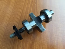 KTM Duke 125 Kiegyensúlyozó tengely és vízpumpa