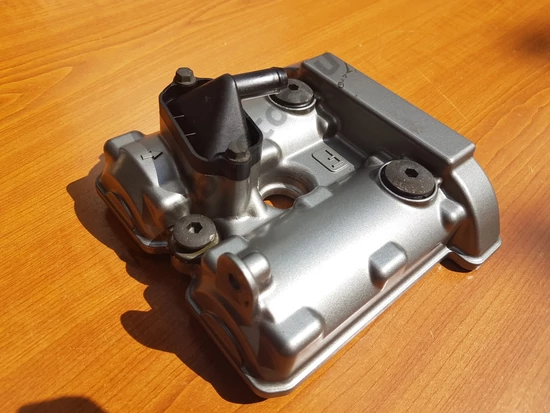 Suzuki DL 650 V-Strom Szelepfedél