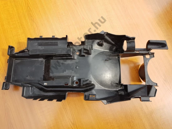 Honda CB 900 F Hornet Hátsó kerék feletti idom