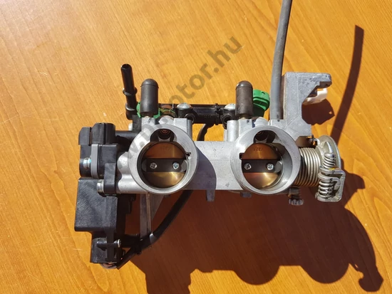 Kawasaki Ninja 300 Fojtószelep