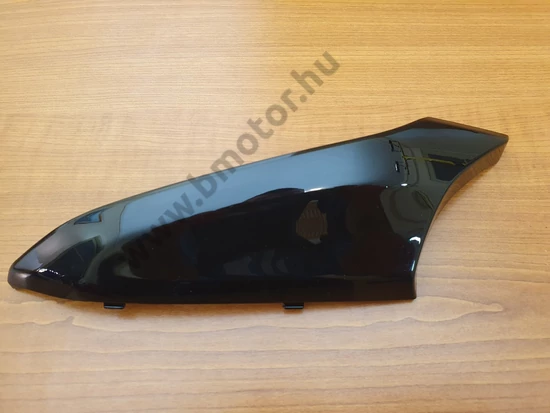 Yamaha XP 530 T-Max Tanknyílás Melletti Bal Idom - Új