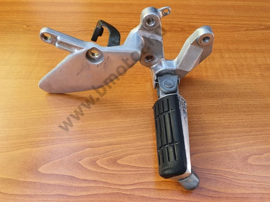 Yamaha YZF 600R Jobb első lábtartó